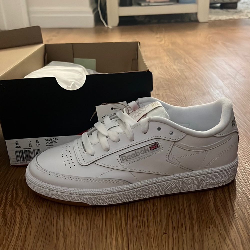 Reebok women’s sneakers size US 6